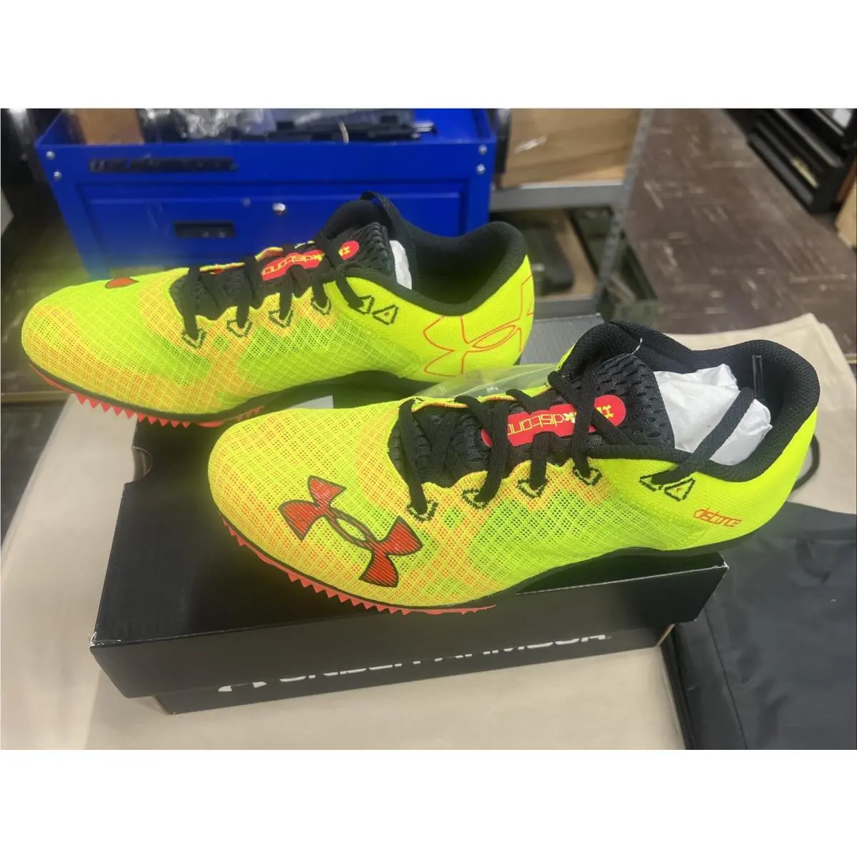 Under Armour shoes - Under Armour Kick Distance 4 - 3025460-300 - Yellow 4