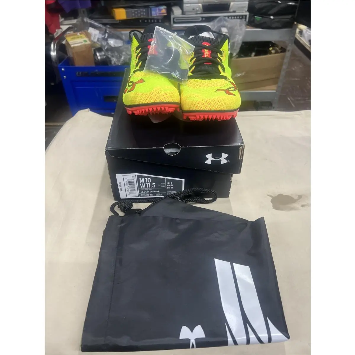 Under Armour shoes - Under Armour Kick Distance 4 - 3025460-300 - Yellow 7