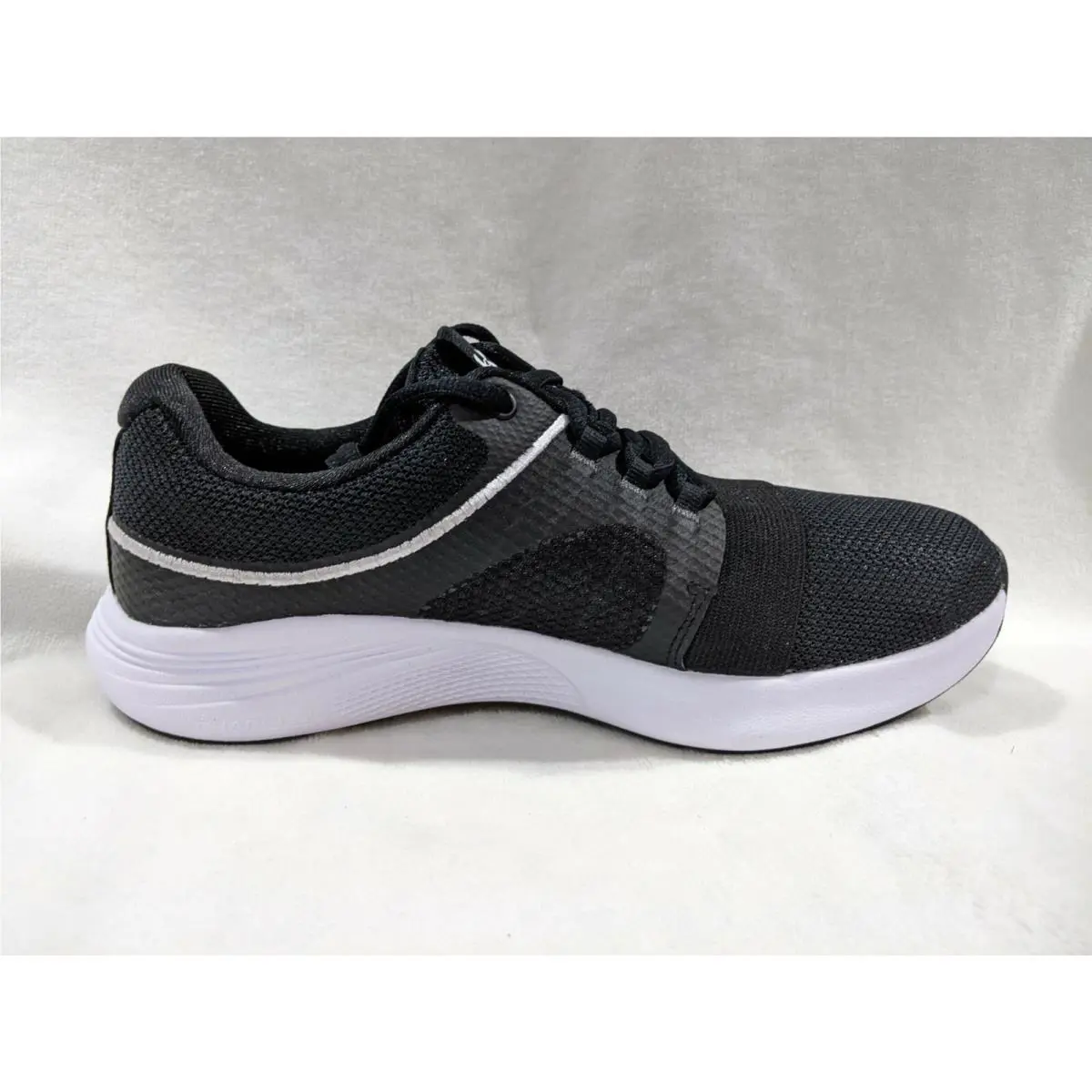 Under Armour shoes - Under Armour UA Charged Breathe Bliss - 3024148-001 - Black/White 6
