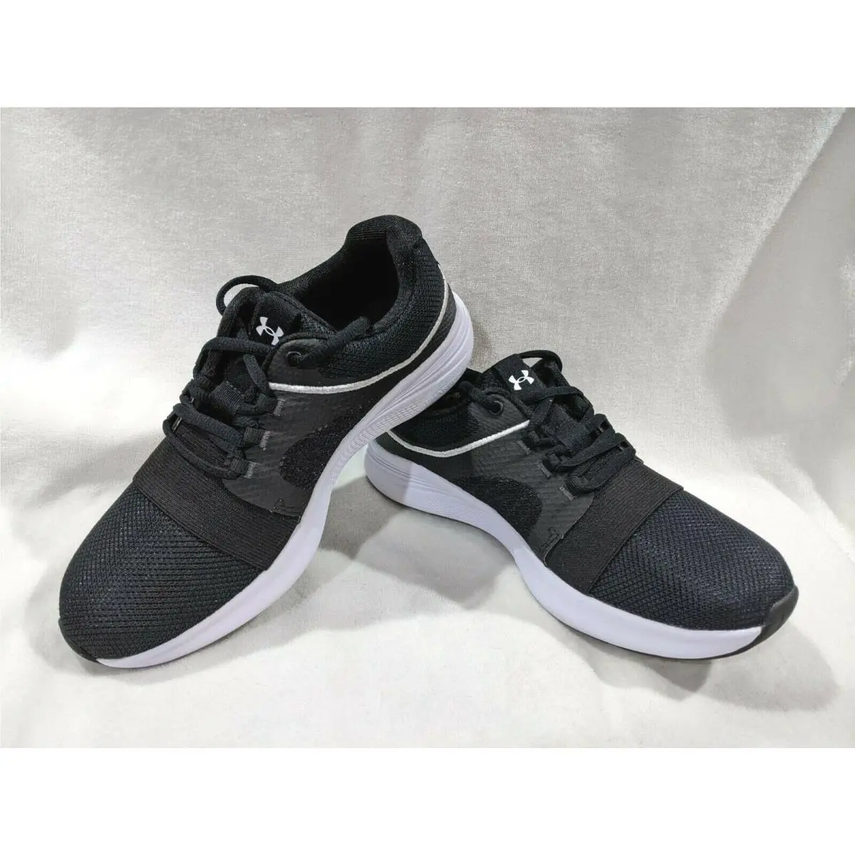 Under Armour shoes - Under Armour UA Charged Breathe Bliss - 3024148-001 - Black/White 7