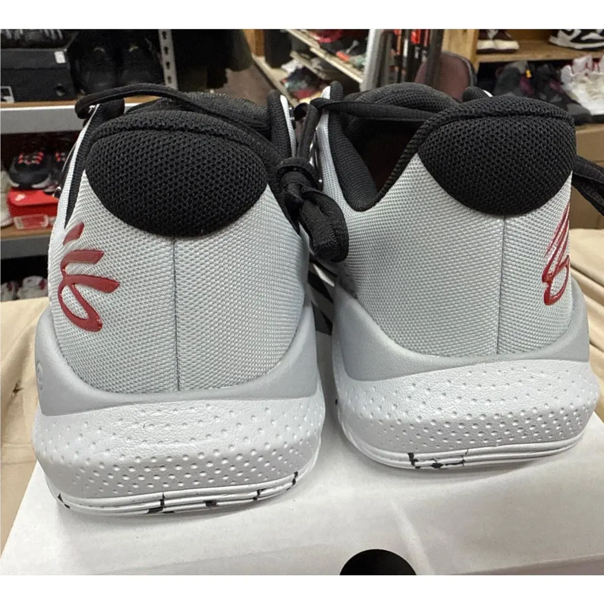 Under Armour shoes - Under Armour Curry Splash 24 - 3027636-101 - Gray 4
