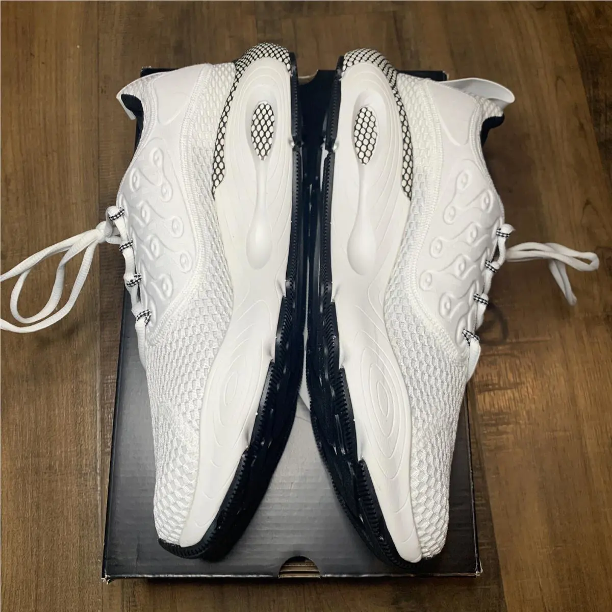 Under Armour shoes - Under Armour HOVR Revenant - HOVR Revenant - 3024371 - White 2