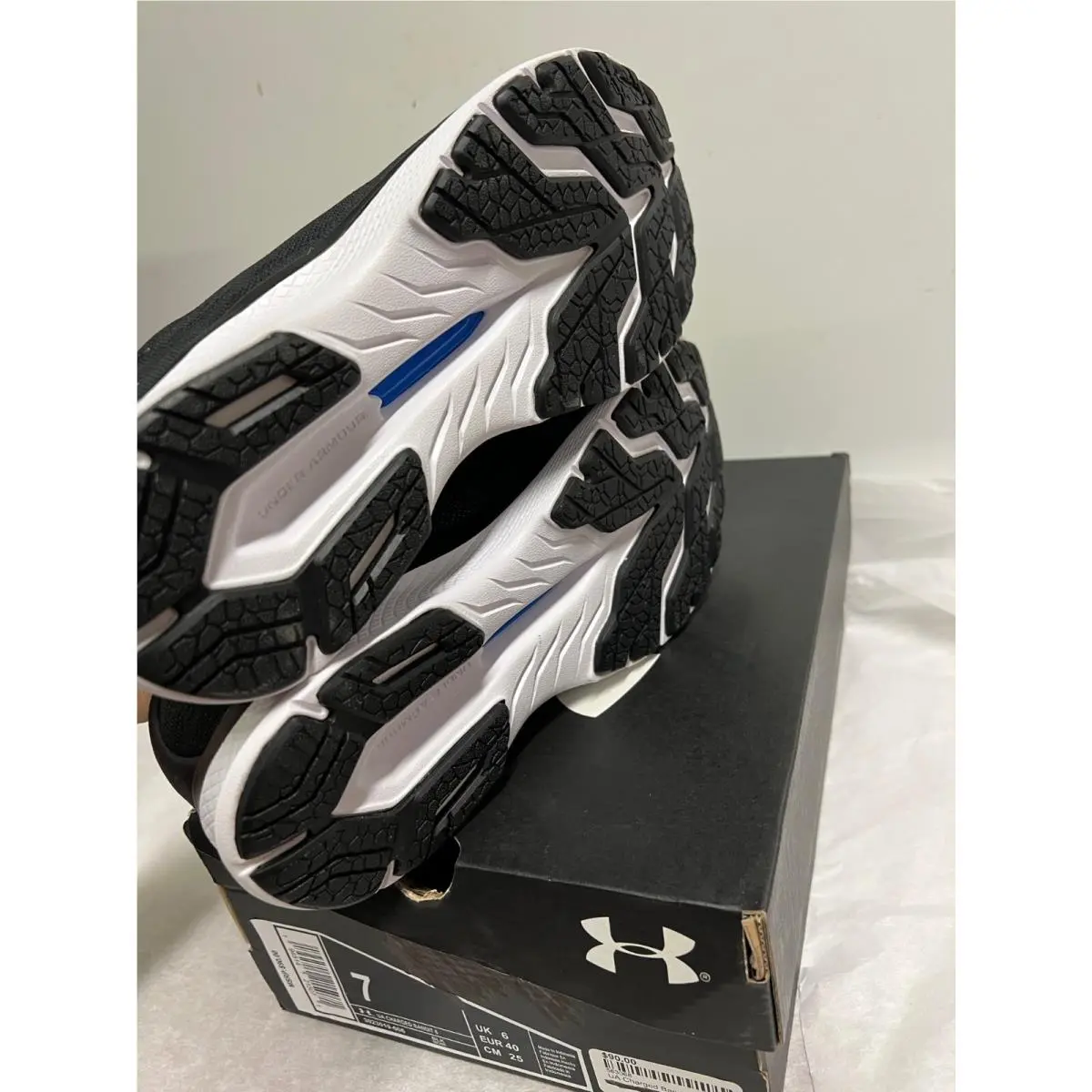 Under Armour shoes - Charged Bandit 6 - Charged Bandit - 3023019-006 - Black 11