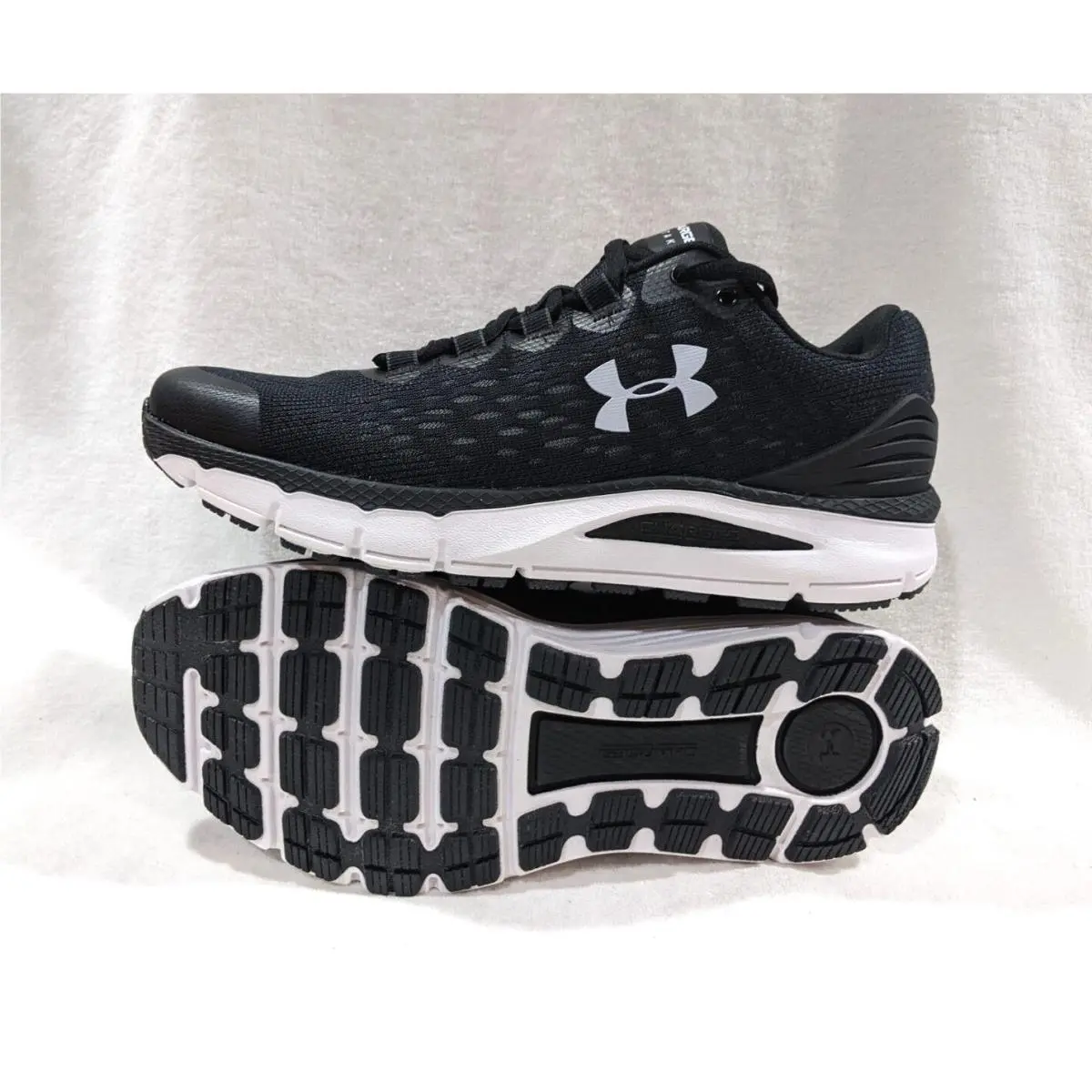 Under Armour shoes - Under Armour UA Charged Intake 4 - 3022601-003 - Black/White 8