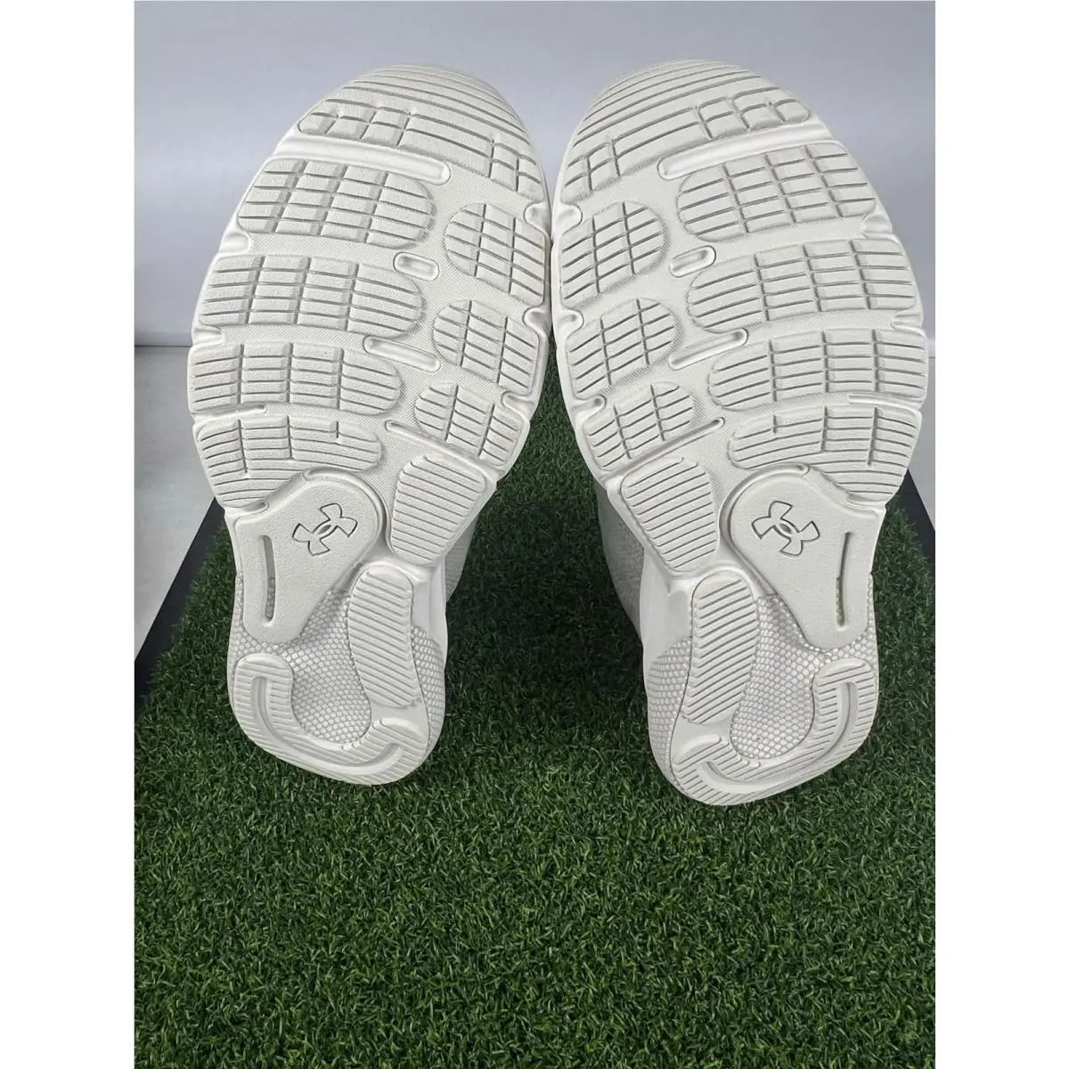 Under Armour shoes - Under Armour HOVR Turbulence 2 - 3026520-107 - Ivory 3