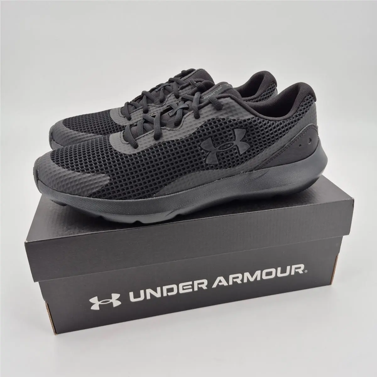 Under Armour UA Surge 3 All Black Men`s Size 10 Running Shoes Cross Training - Black