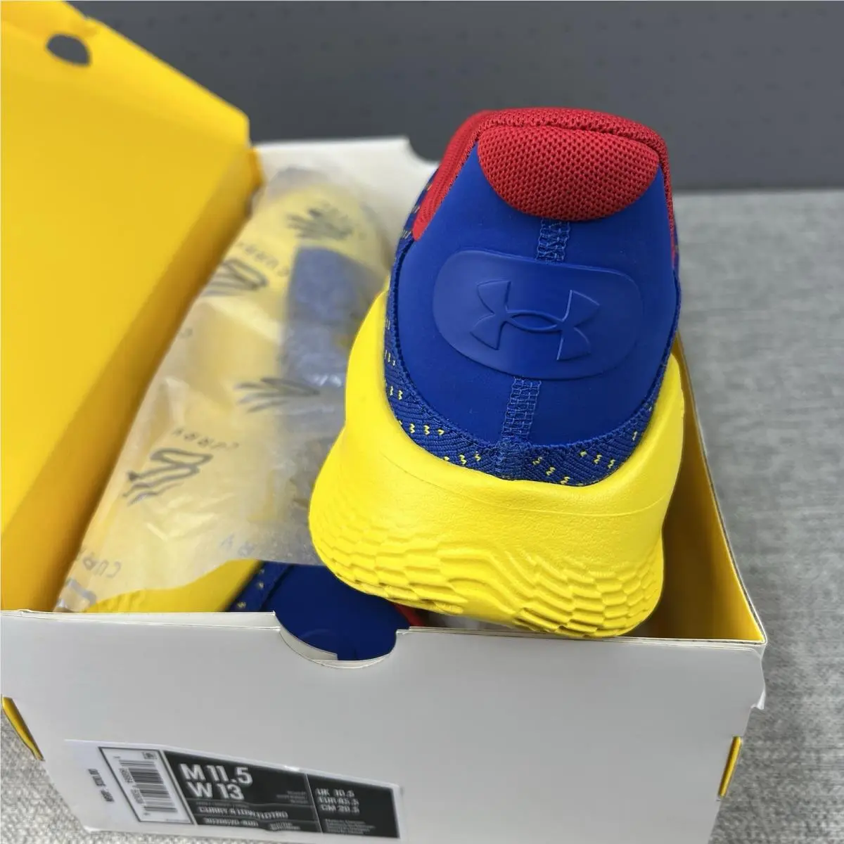 Under Armour shoes - Under Armour Curry 4 - Curry - 3026620-100 - blue/ Yellow 9