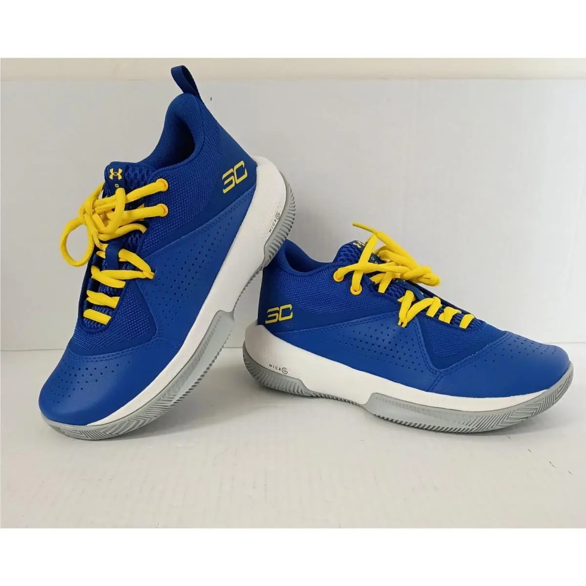 Under Armour GS SC 3Zero IV Royal Blue Yellow Athletic Shoes Size 4.5Y