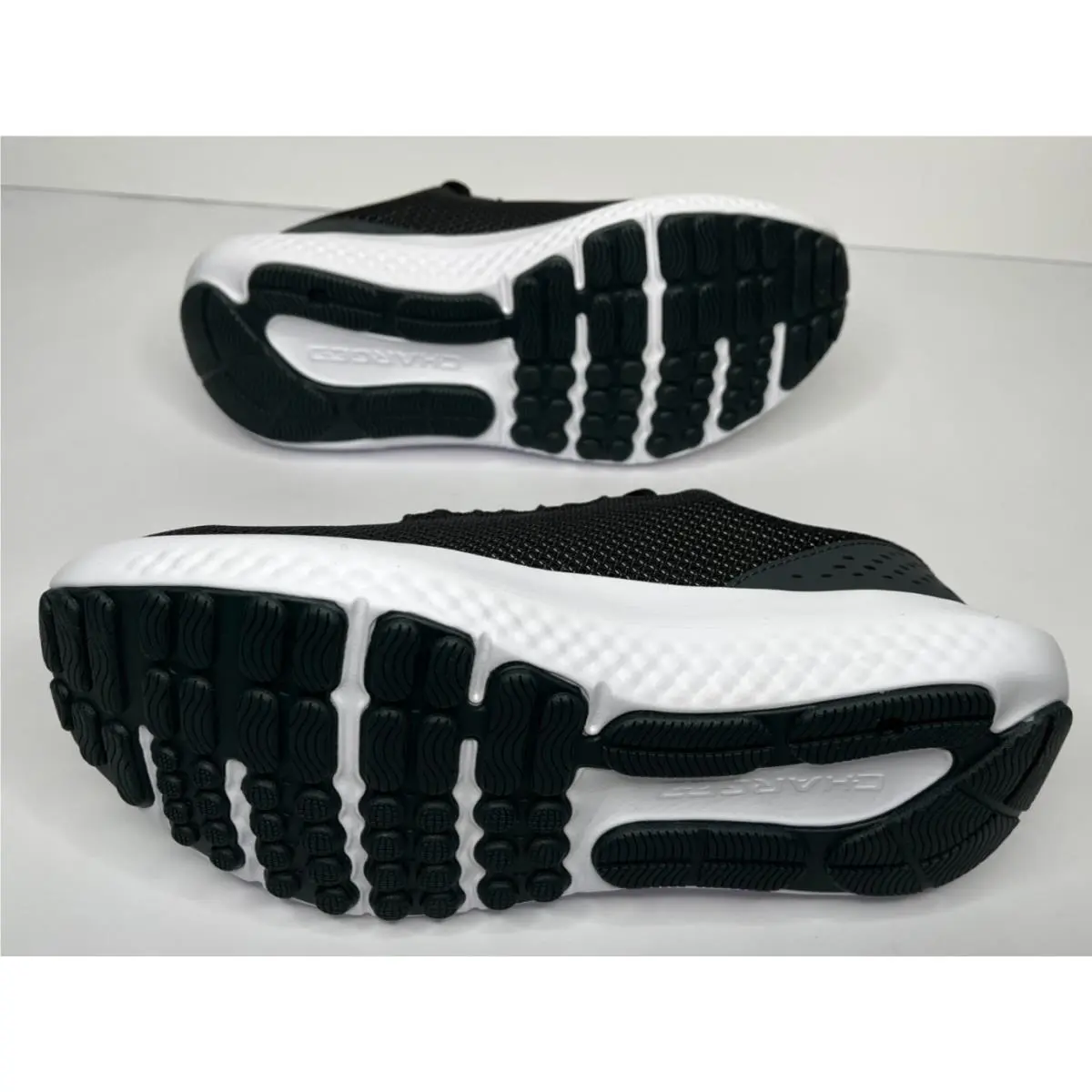 Under Armour shoes - Under Armour Surge 4 - Surge - 3027000-001 - Black (UPC: 196884999971) 4