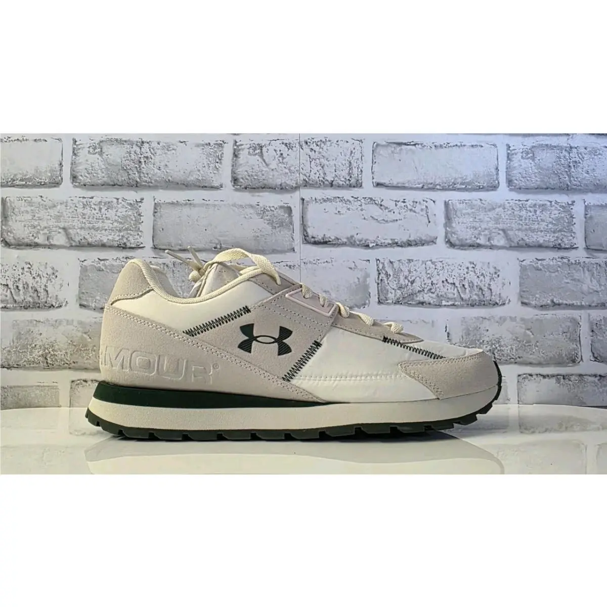 Under Armour shoes - Under Armour Essential Runner - Essential Runner - 3028408-106 - Beige 0