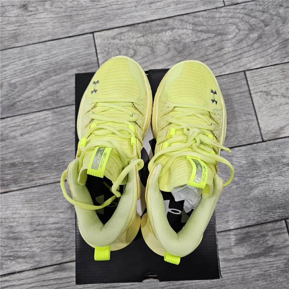 Under Armour shoes - Under Armour Flow Breakthru 4 - DC3579-005 - Sonic Yellow 1