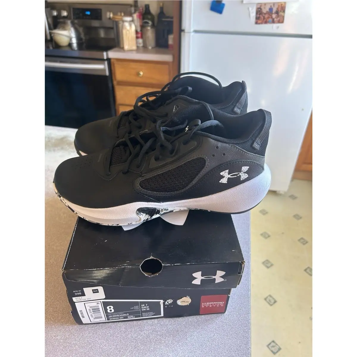 Under Armour Hovr Intake 6 Black Running Shoes Men`s Size 10 Womens 11.5