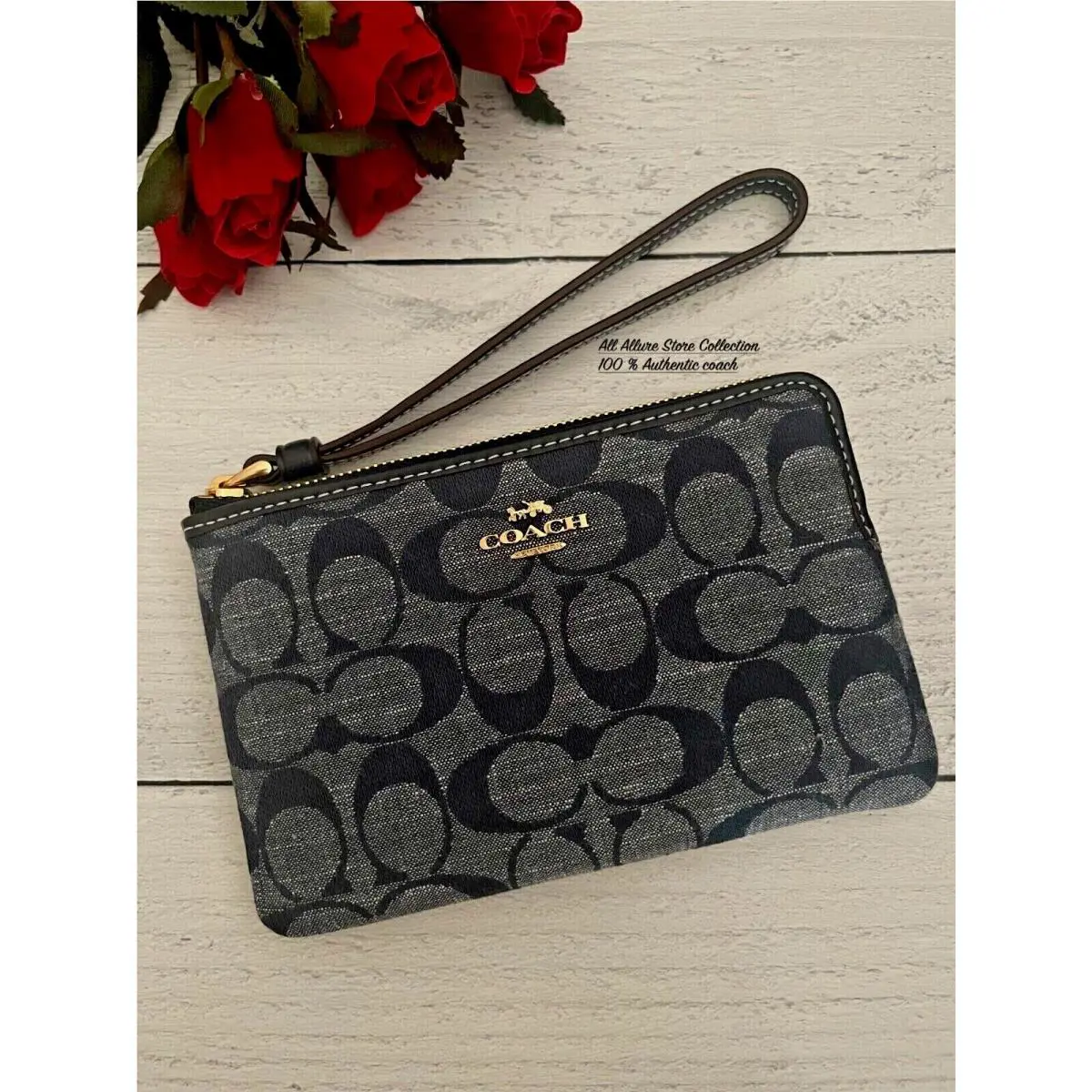 Coach Corner Zip Wristlet In Signature Chambray CH371