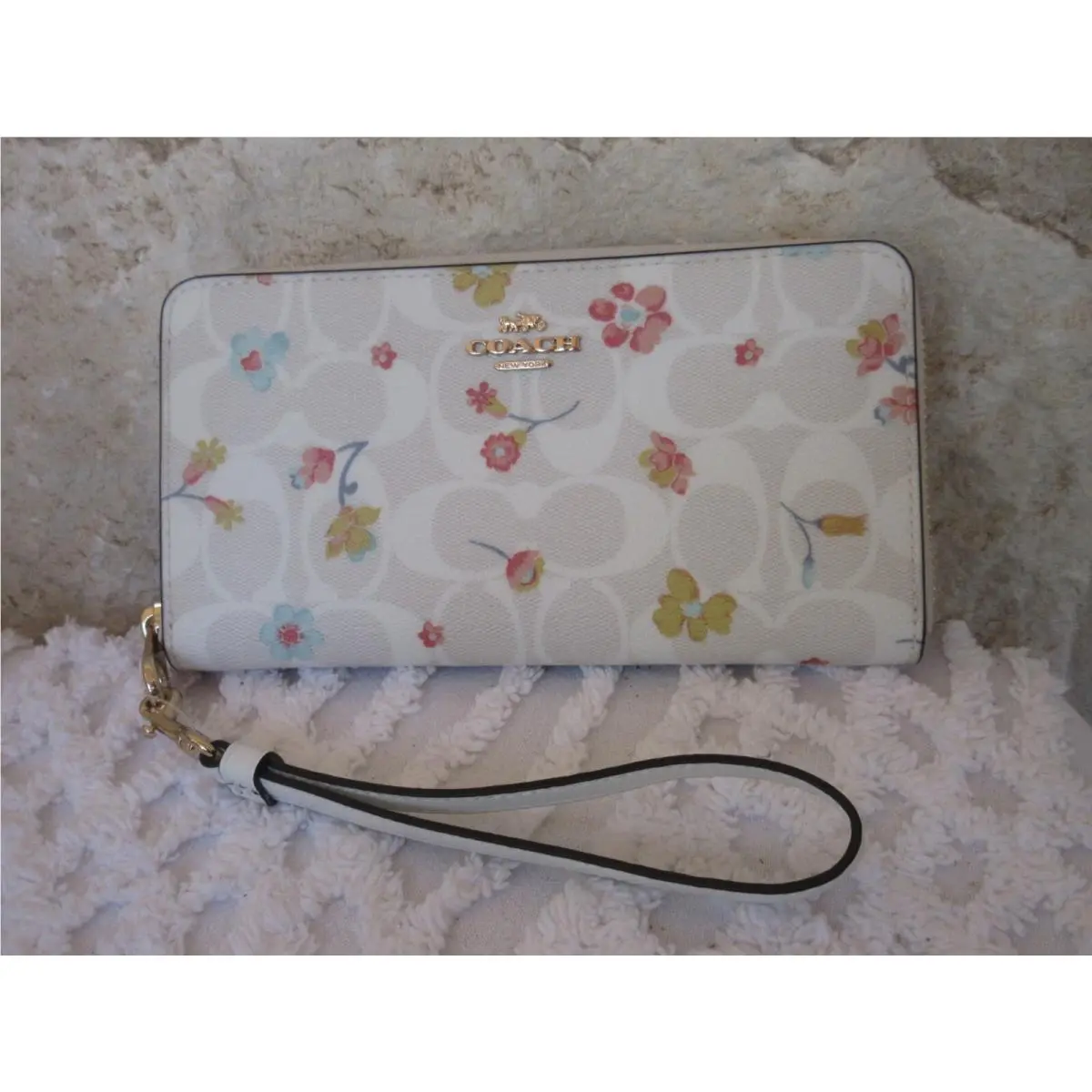 Coach  bag  - Choices: Molllie City Tote Mini Lillie Satchel options - Handle/Strap: Chalk/White, Hardware: Gold, Exterior: Chalk Multi Floral