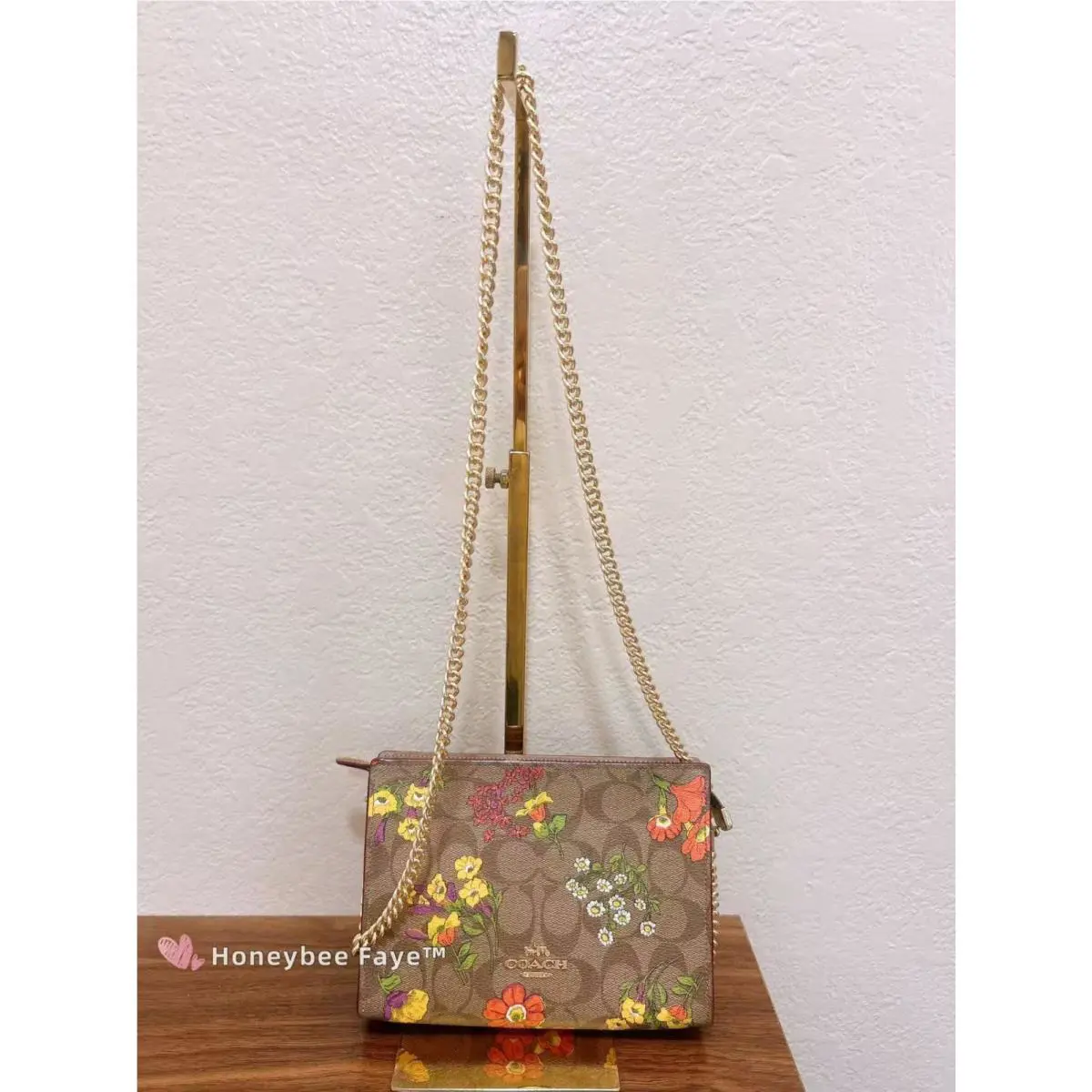 Coach  bag  - Exterior: pvc/Gold/Khaki Multi