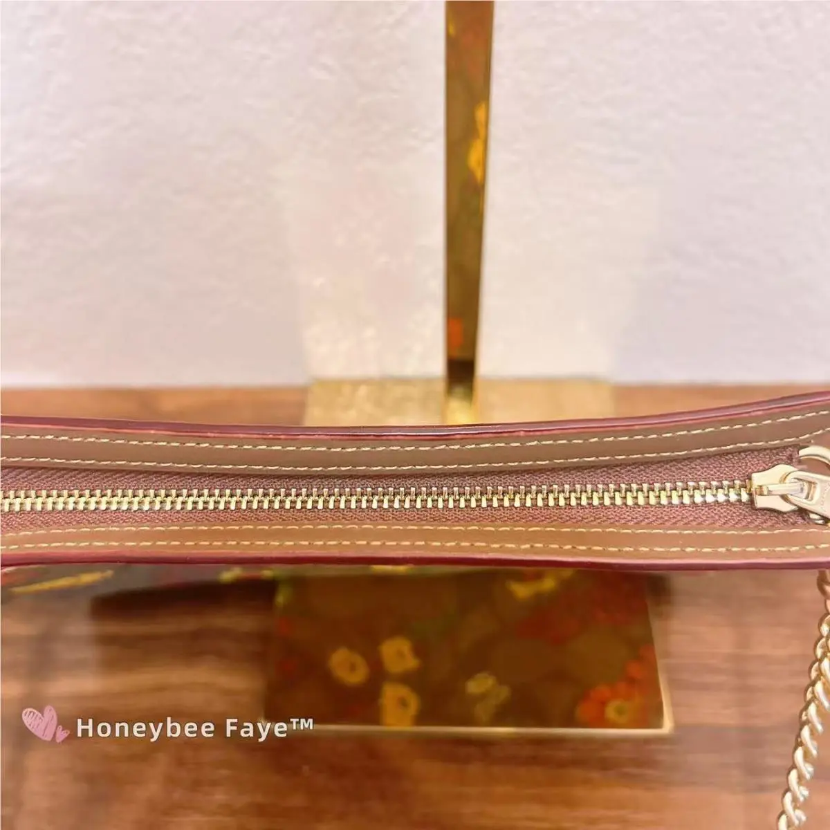 Coach  bag  - Exterior: pvc/Gold/Khaki Multi