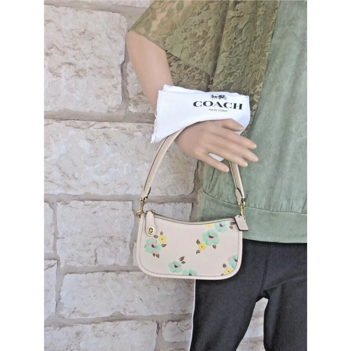 Swinger 20 Floral Print Purse Purse + Wallet Set or Wallet Options Swinger 20 Purse + Dust bag Bag  only by Coach