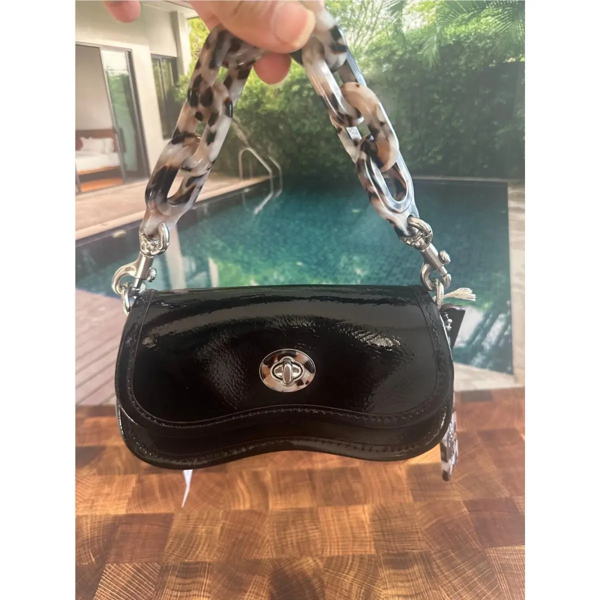 CQ8523 Black Mini Wavy Dinky Crossbody Bag topia Leather by Coach