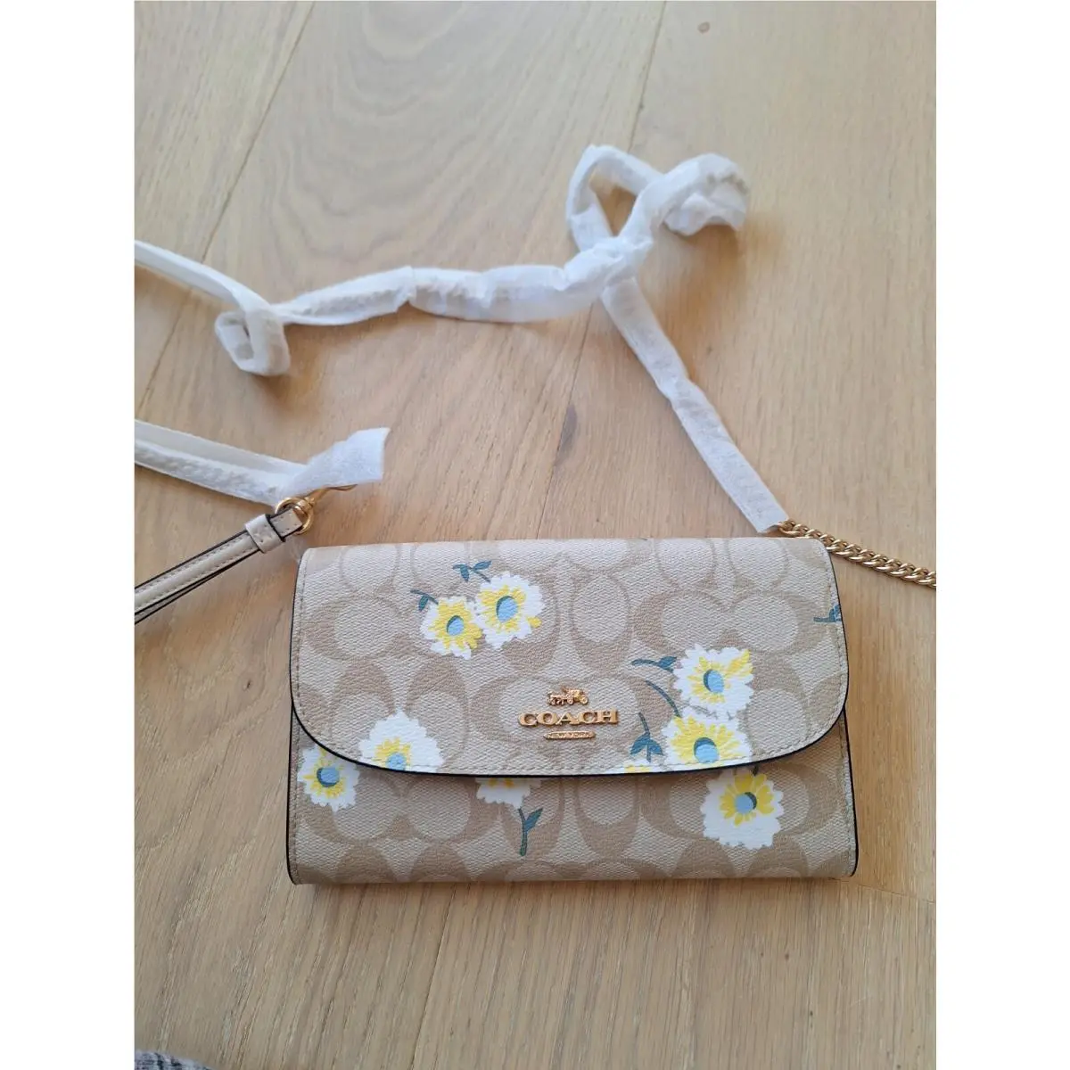 Coach C3052 Gemma Clutch Crossbody in Signature Canvas with Daisy Print
