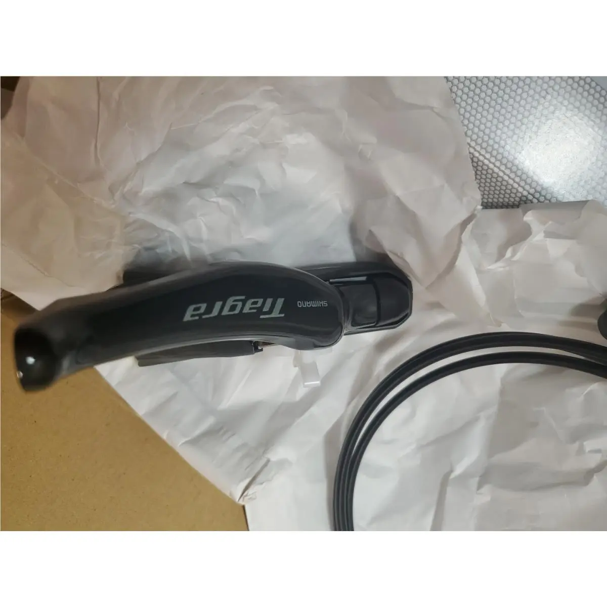 Shimano  - ST-4725-R / BR-4770-R. - I4725DRRDSC170A - Black (UPC: 192790449869) 2