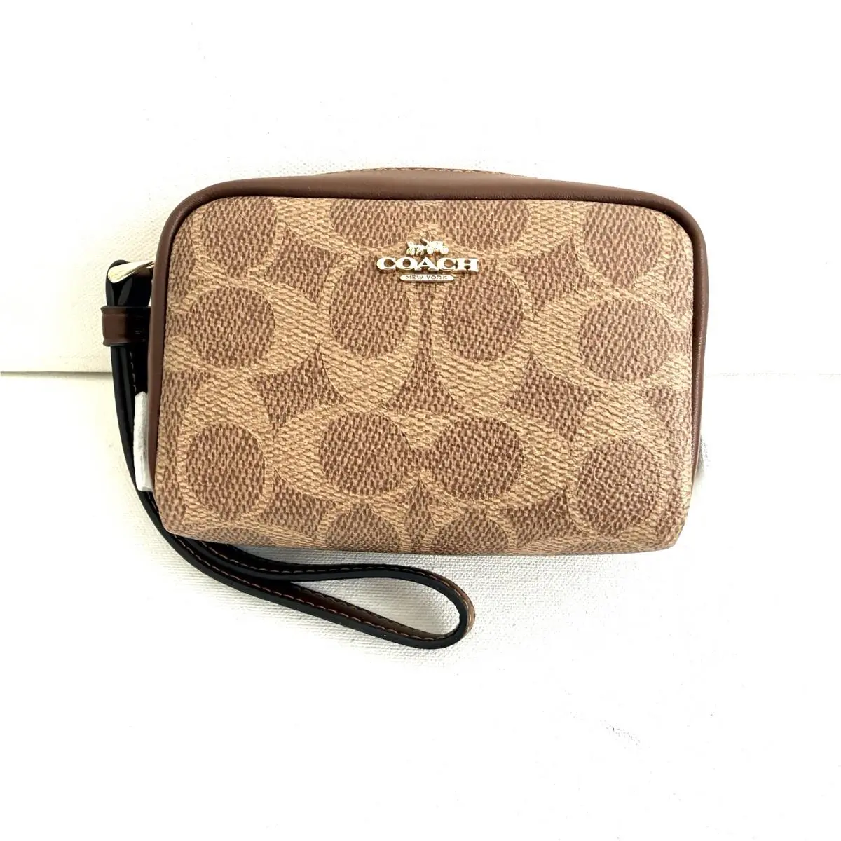 Coach Pouch Wristlet Signature Wallet CW907 Gold/tan/brown