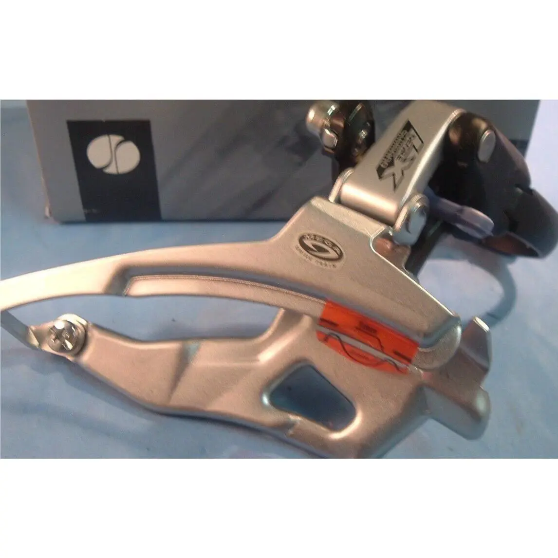 Shimano  - Deore XT - Deore - M571 - Silver / Black (UPC: 689228063082) 0