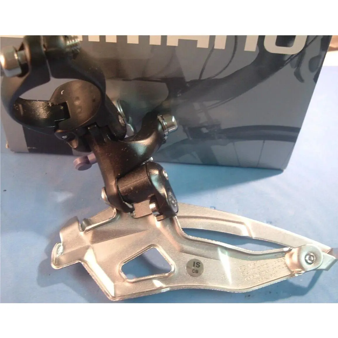 Shimano  - Deore XT - Deore - M571 - Silver / Black (UPC: 689228063082) 6