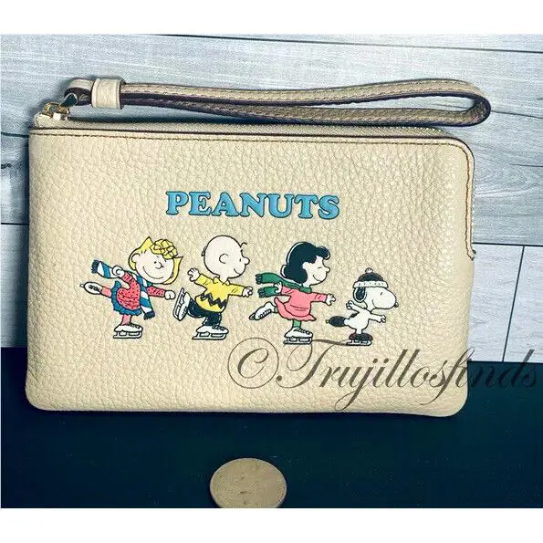 Coach X Peanuts Corner Zip Wristlet Snoopy Friends Motif CF213 Leather