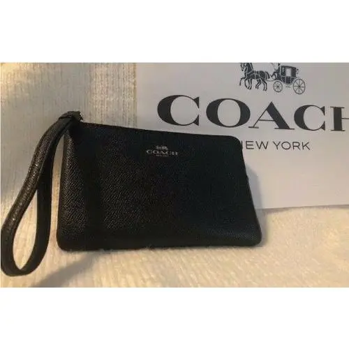 Beautiful Coach Womens Leather Corner Zip Wristlet Bag in Black F58032