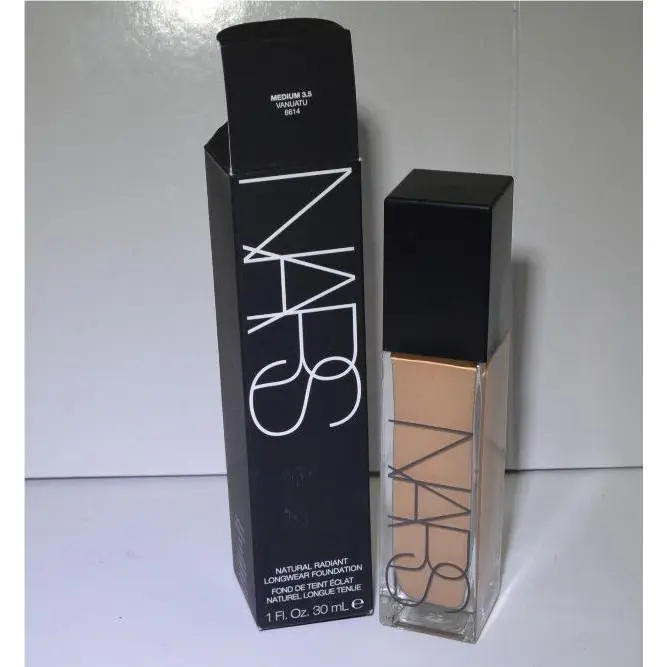 Nars Natural Radiant Longwear Foundation 1fl. Oz/ 30 mL VANUATU, Medium 3.5 by NARS Cosmetics