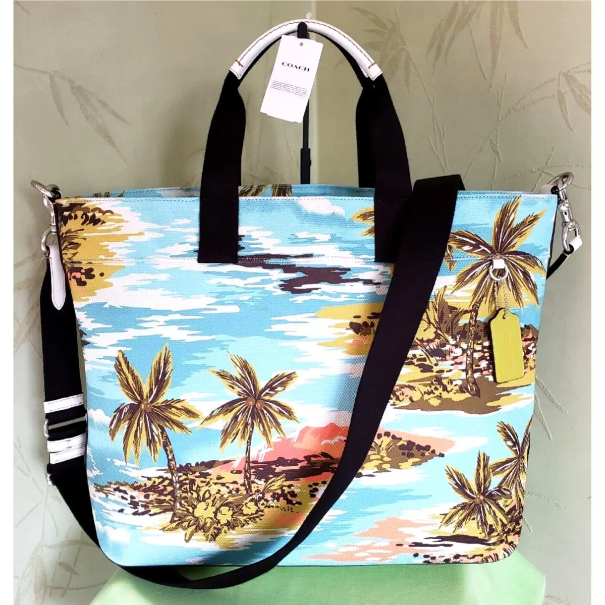Coach Tote 38 with Hawaiian Print:nwt Blue/multi CK261
