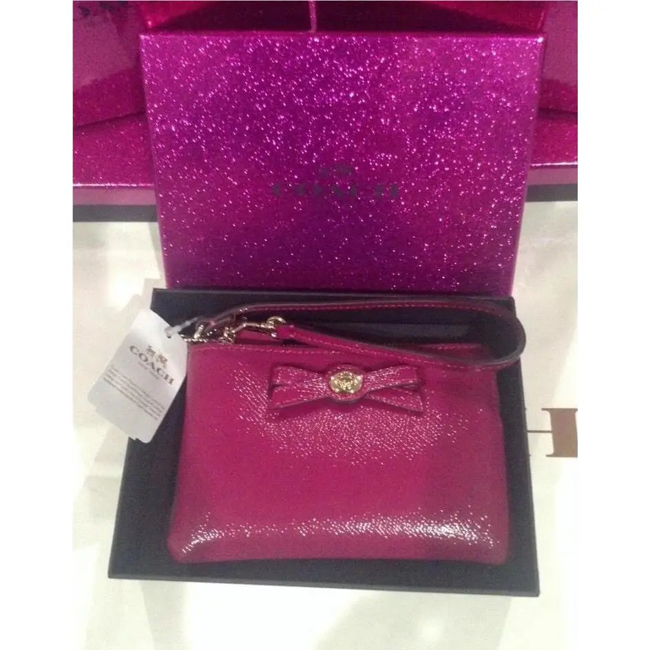 Coach Turnlock Bow Corner Zip Cranberry Wristlet - Gift Box