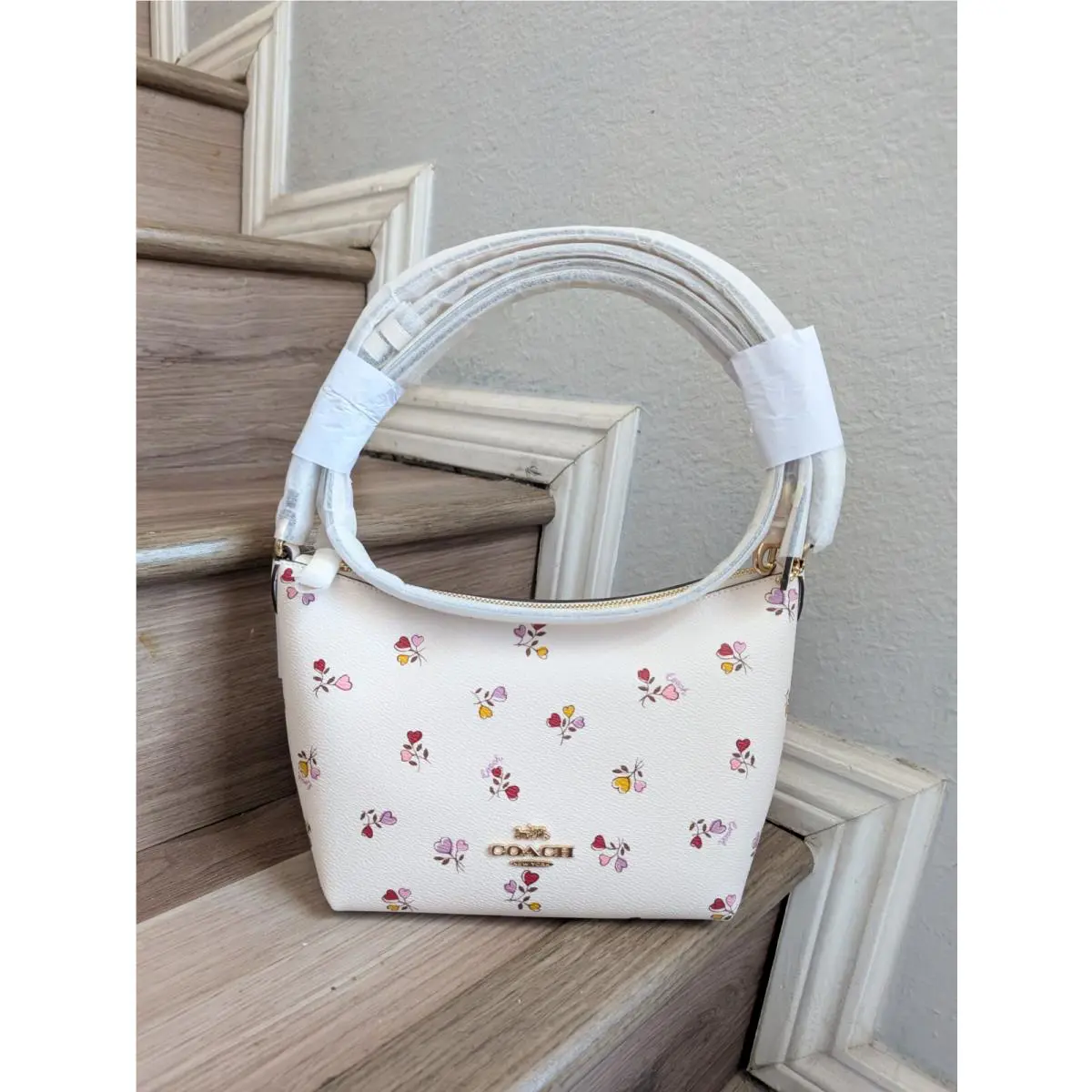 Coach CW392 Zip Top Shoulder Bag Crossbody W/ Heart Print In Chalk
