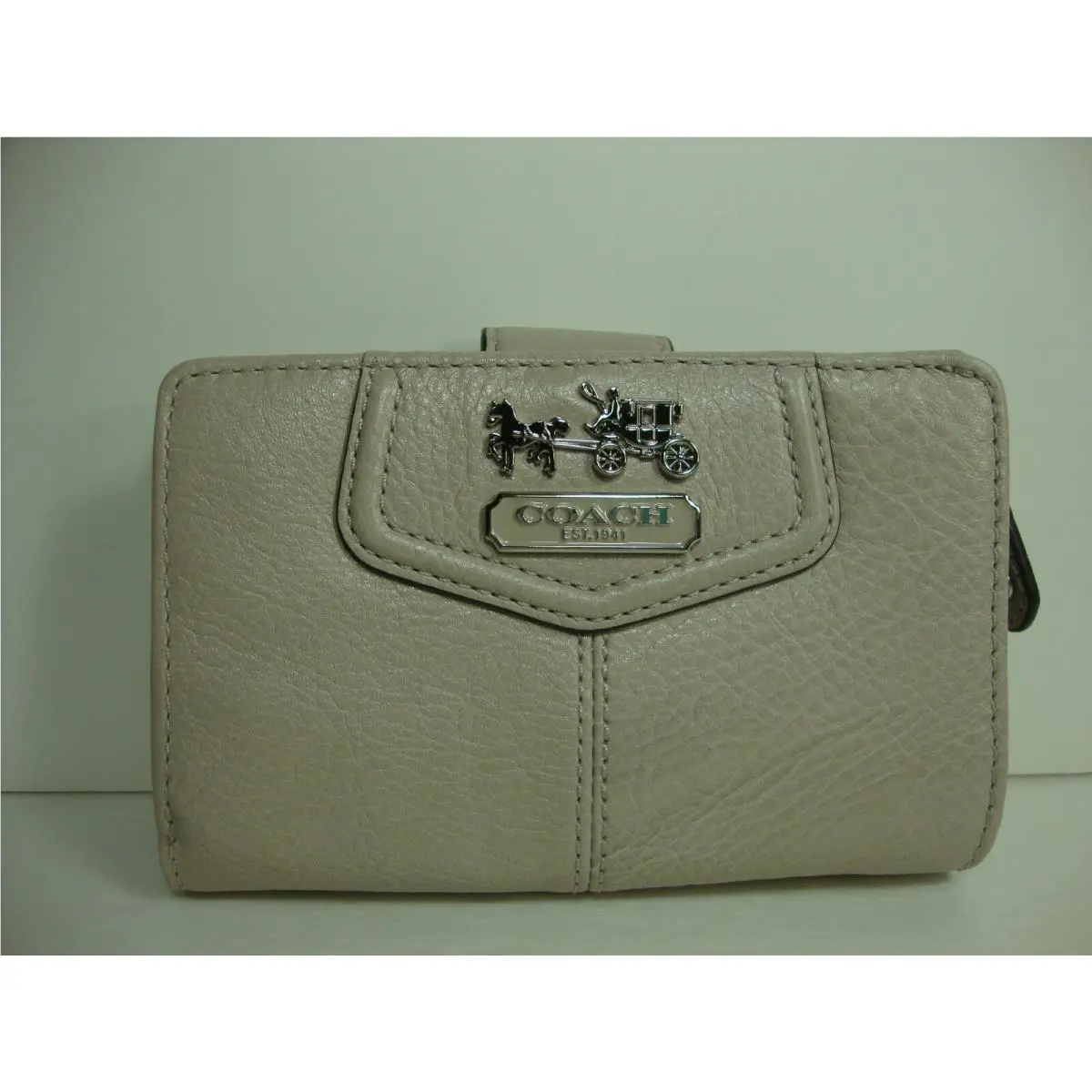 Coach Madison Medium Zip Wallet 45127
