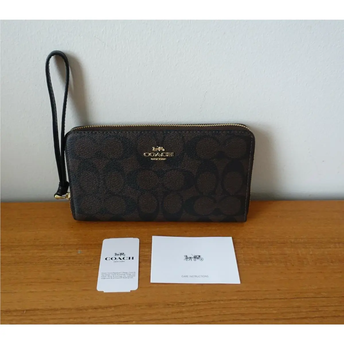 Coach Large Phone Wallet IN Signature Canvas
