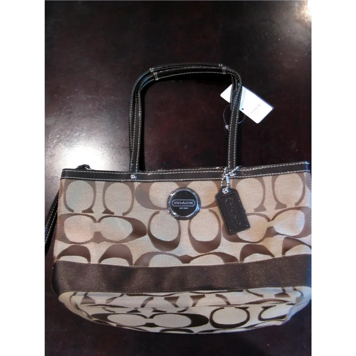 Coach C Signature Women`s Shoulder Handbag Purse Tote Style F17433