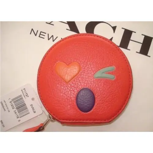 Nwt- Coach F11727 Heart Round Coin Case in Glove Tanned Leather