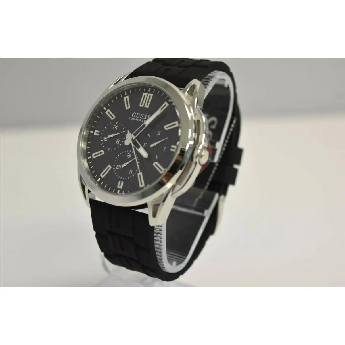 Guess Men`s Black Silicone Silver SS W1177G3 Watch