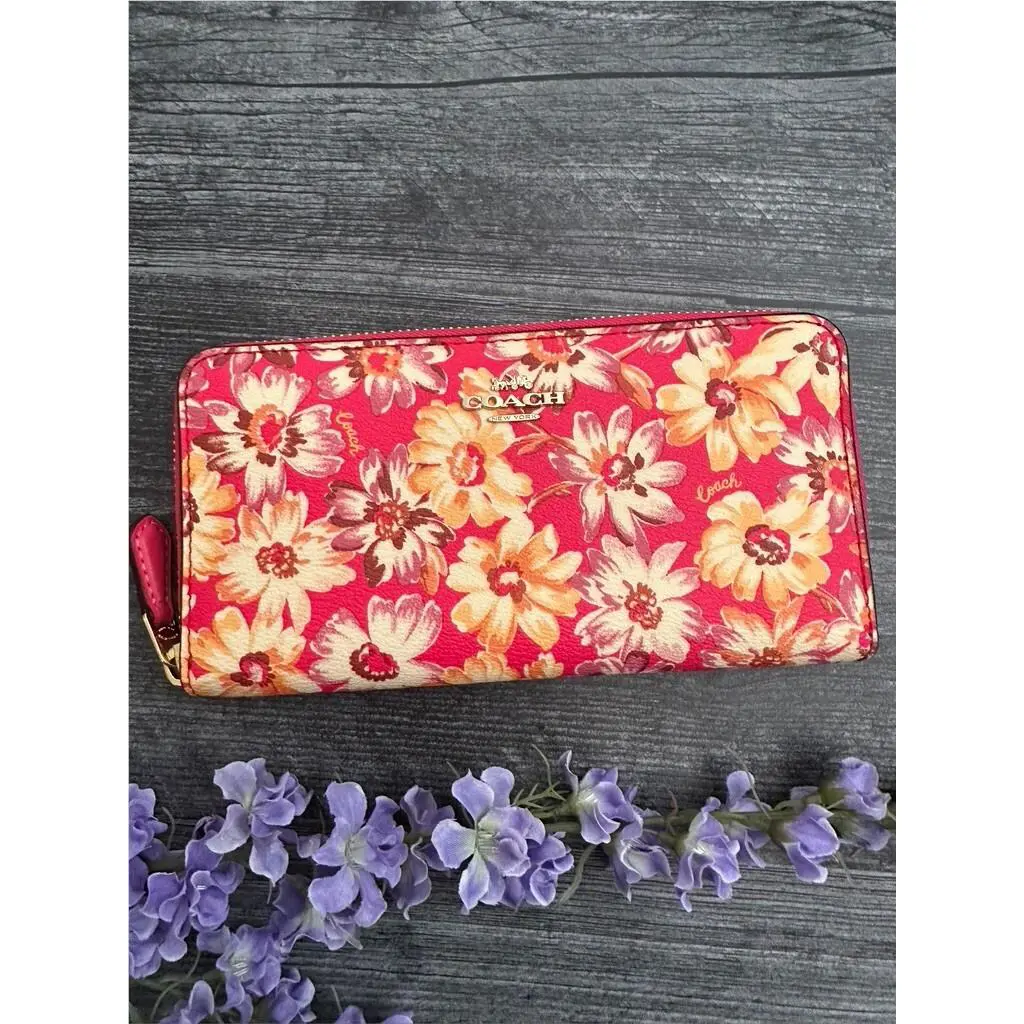 Coach Accordion Zip Wallet with Vintage Daisy Script Print Pink Multi 3474