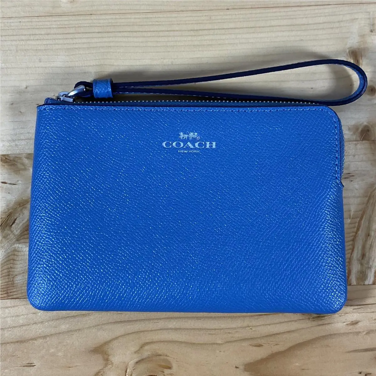 Coach Corner Zip Wristlet in Light Mist - 58032