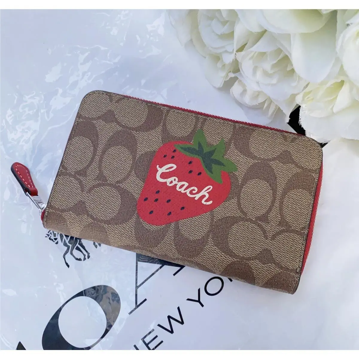 Coach Medium Id Zip Wallet In Signature Canvas with Wild Strawberry CH529