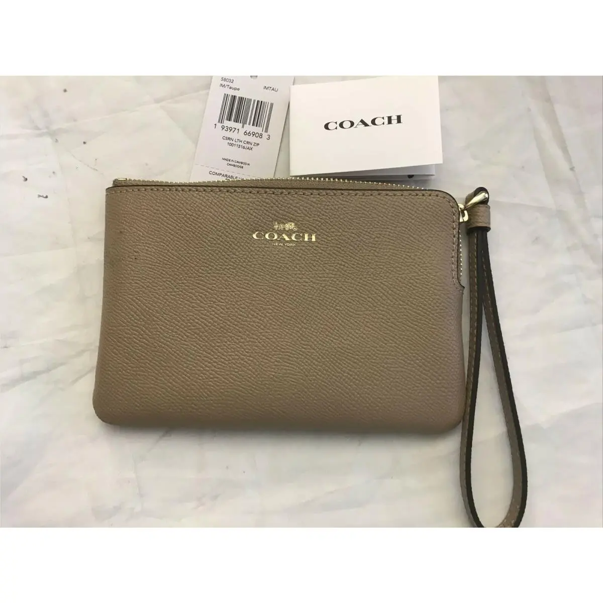 Coach Women`s Crossgrain Leather Corner Zip Wristlet Taupe Wallet F87591