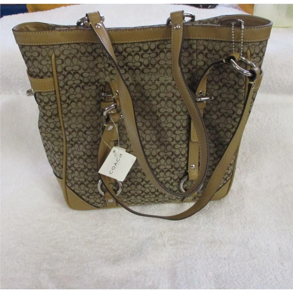 Signature Jacquard Lunch Tote Sv/khaki/camel F11526 by Coach