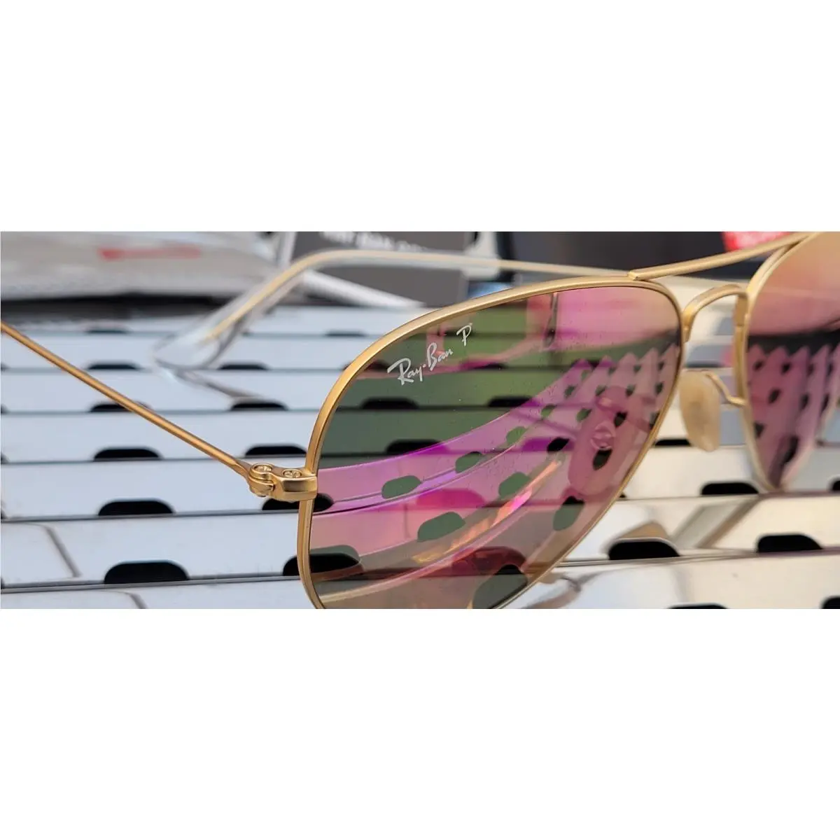 Ray-Ban RB3025 Gold Frame Aviator Sunglasses with Cyclamen Pink Lenses Ray-Ban Aviator Sunglasses RB3025 55m Gold | Mercari main image 2