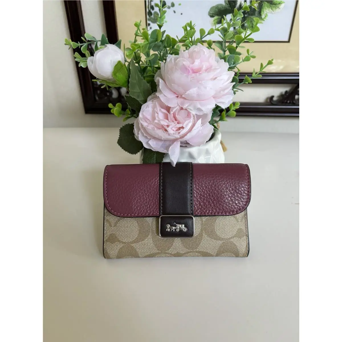Coach Medium Grace Wallet In Signature Canvas