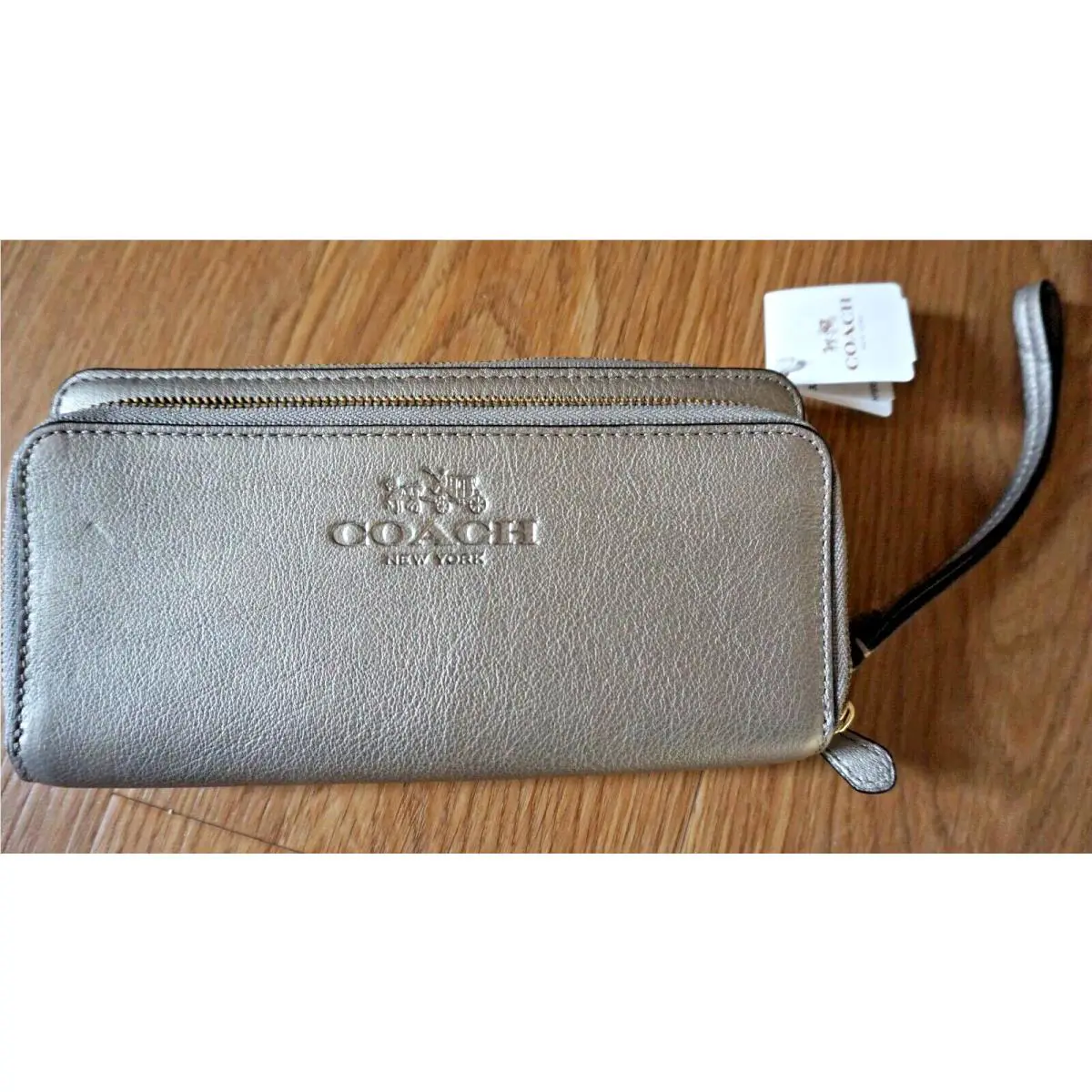 Coach Wallet Zip -around Wristlet F52718