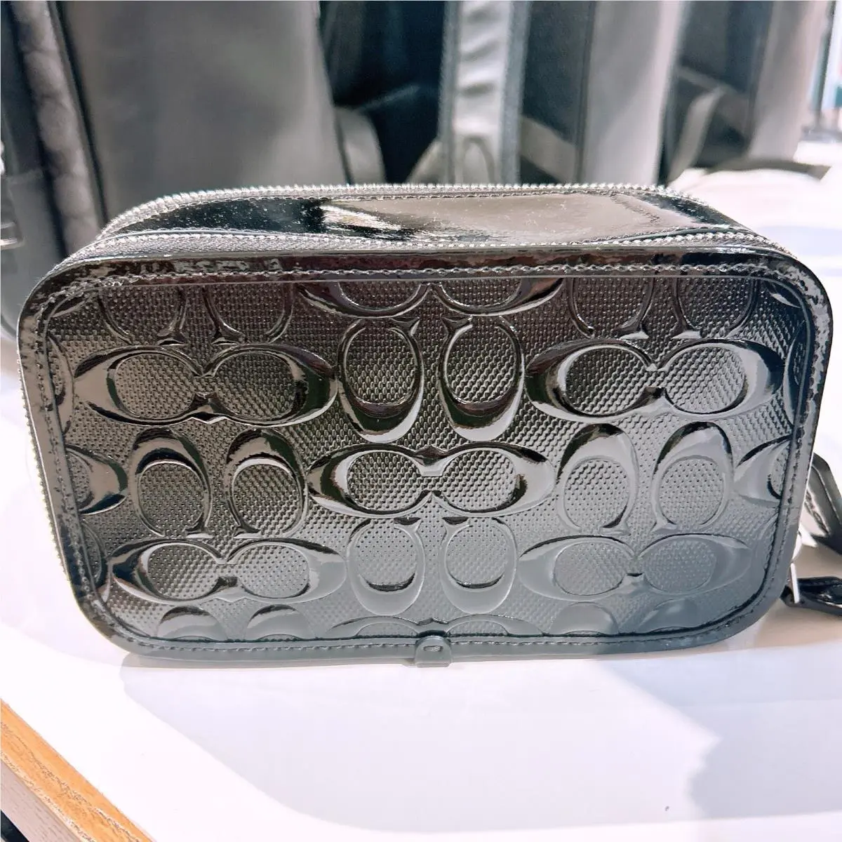 Coach Men’s Wyatt Crossbody In Signature Leather CV420