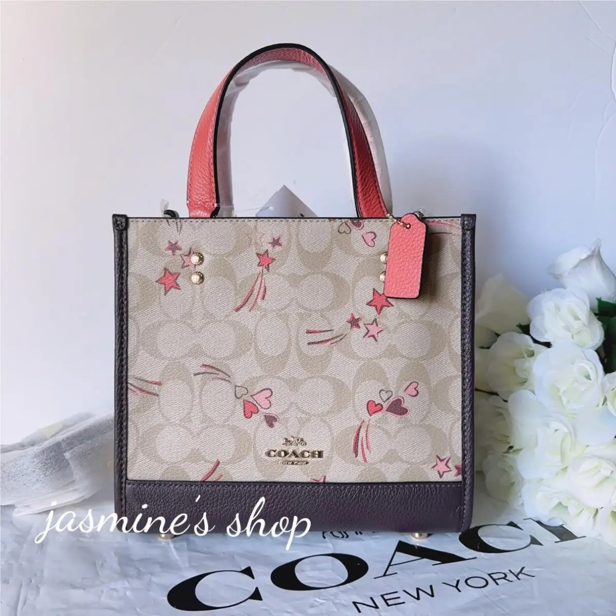 Coach CJ646 Dempsey Tote 22 In Signature Canvas with Heart and Star Print