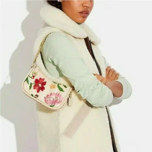 Coach Leather Beige Swinger 20 Quilting Small Floral Handbag Purse Bag