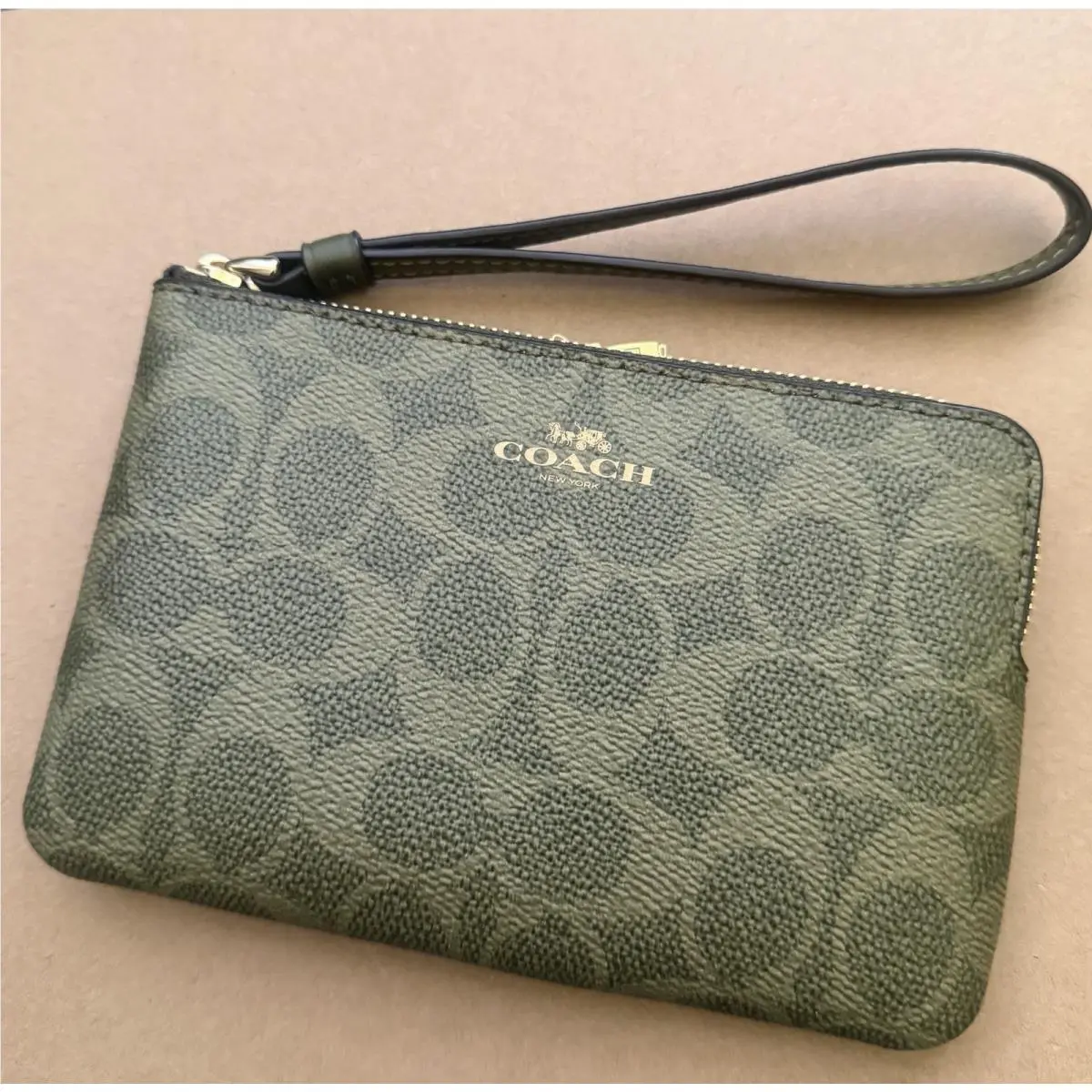 Coach Corner Zip Wristlet In Signature Canvas CAQ75 Gold/olive